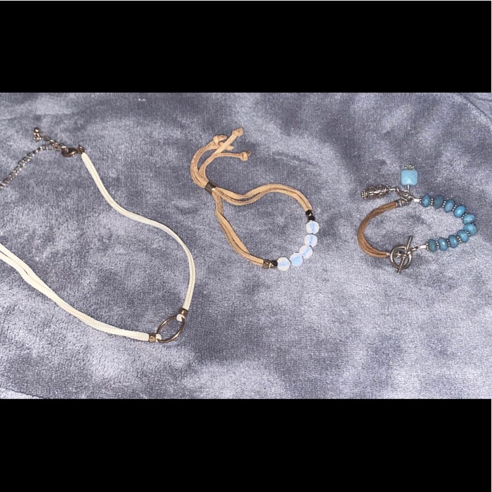 Set of 3 bracelets and choker necklace